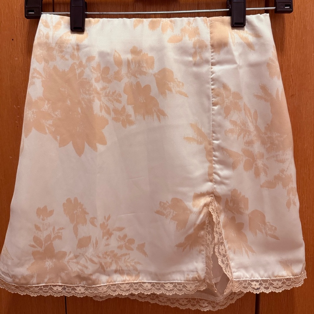 American Eagle Outfitters Cream and Tan Skirt